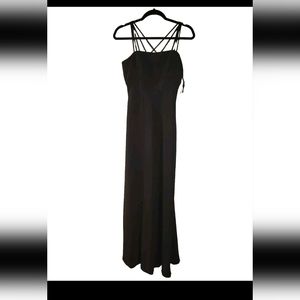 EUC!! ✨️ Beautiful Black Criss Cross Strappy Long Dress Size 4